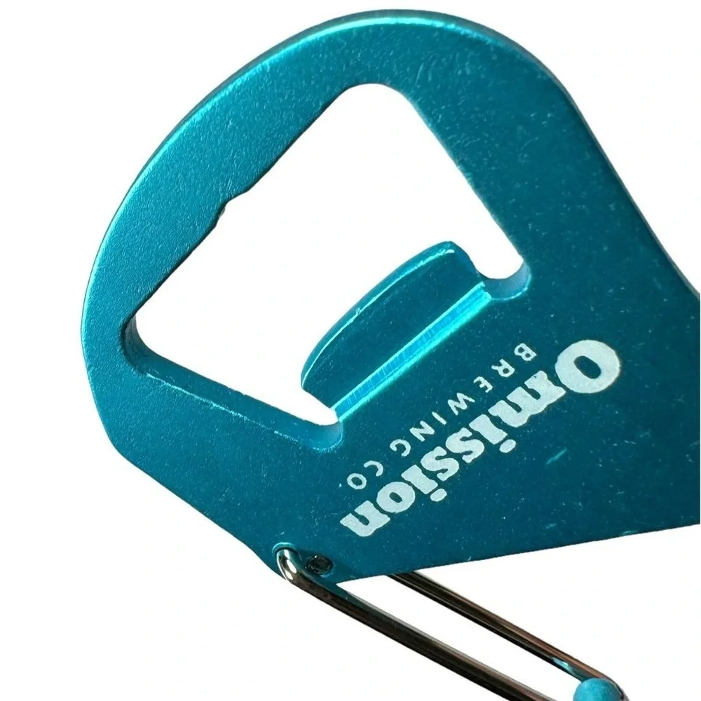 Omission‎ Brewing Co Blue Metal Carabiner Clip Keychain Bottle Opener Keychain